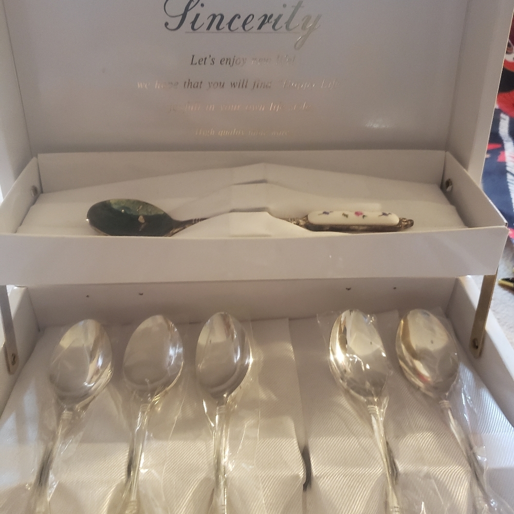 Silver teaspoons